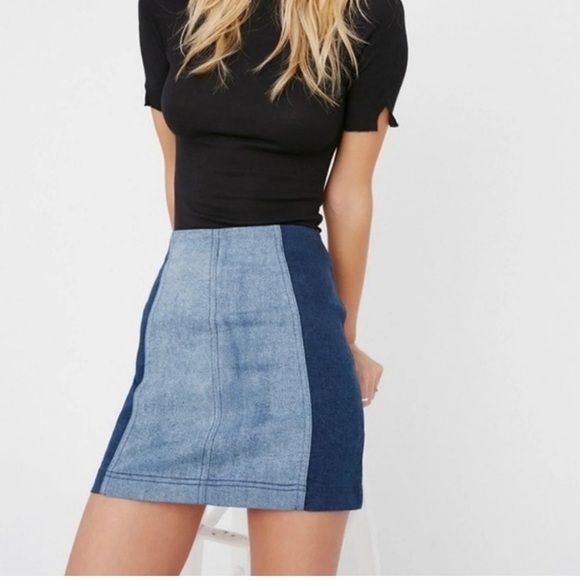 Free People Two Tone Multi Panel Stretch Denim Zip Back Mini Skirt EUC Size 0 - Picture 1 of 12